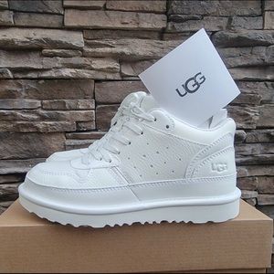 COPY - Ugg’s white sneakers